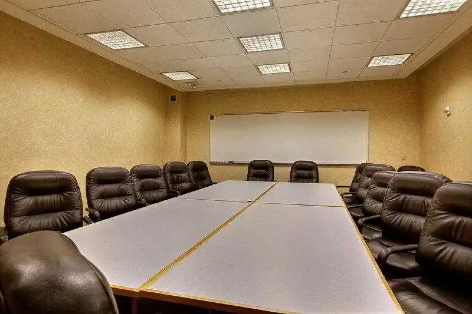 Country Inn & Suites By Carlson, Fergus Falls, Mn