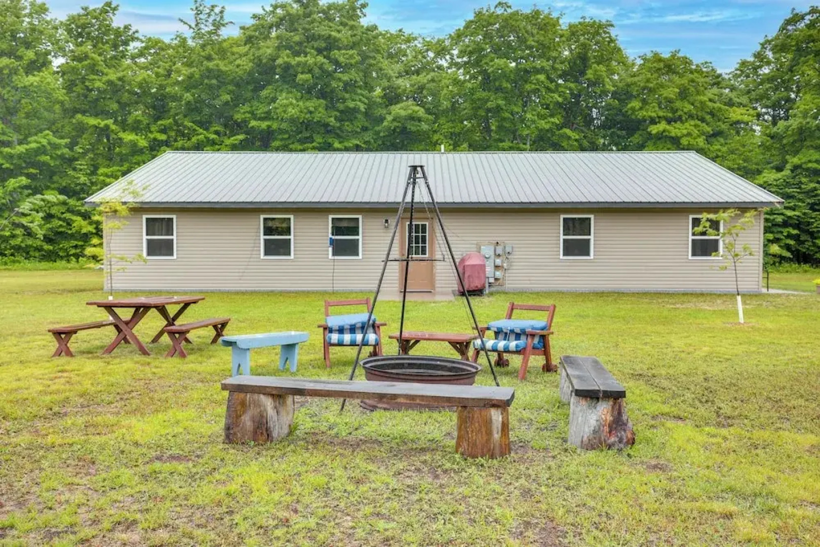 Toivola Home w/ Fire Pit: 8 Mi to Lake Superior!