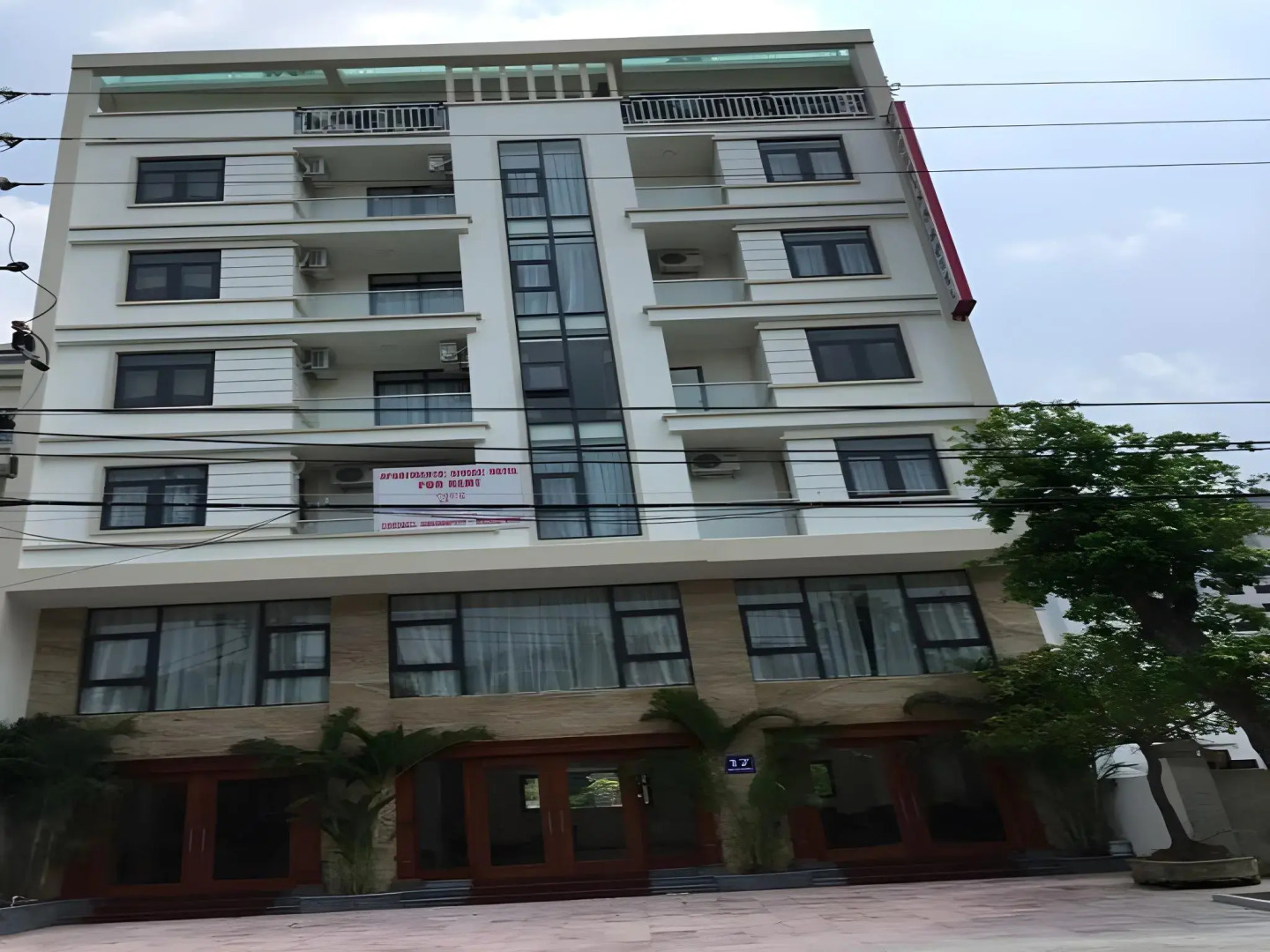 Phoenix 3 International Hotel