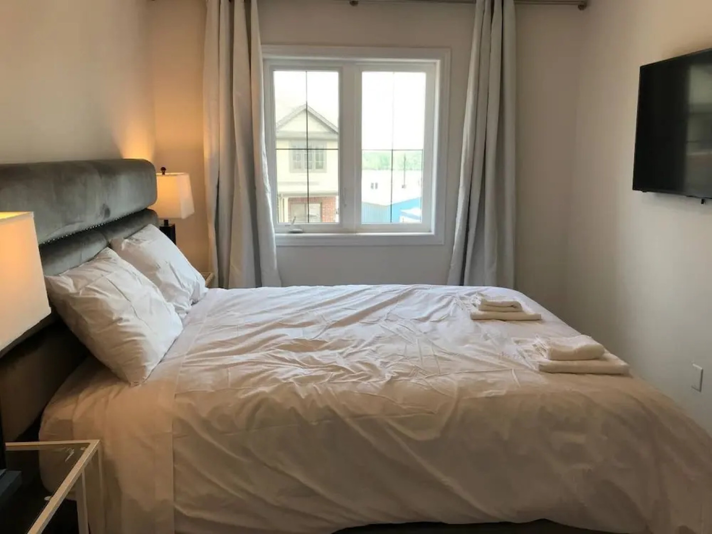 Extravagant Brand New Town House