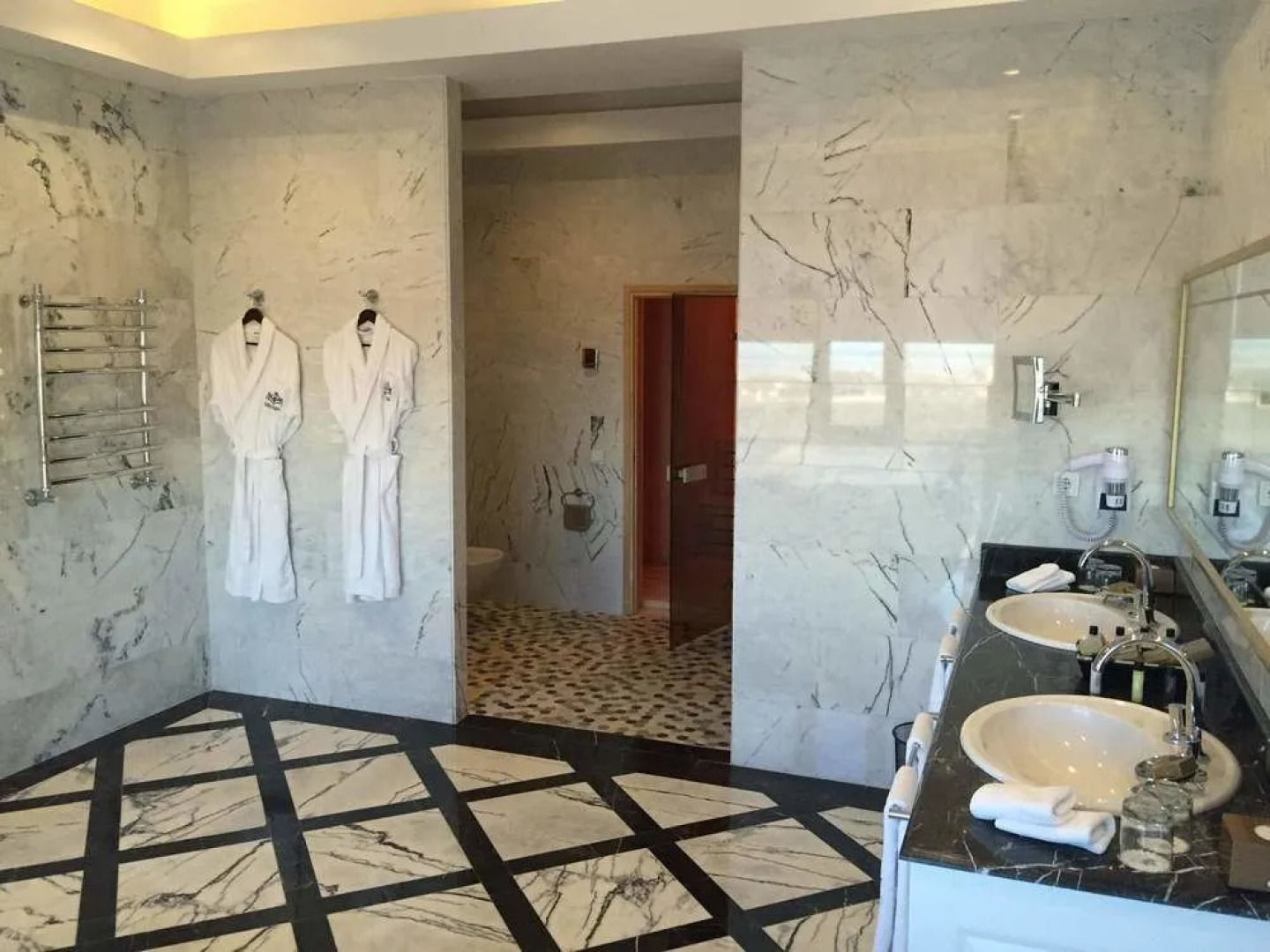 Royal Plaza Hotel and Casino