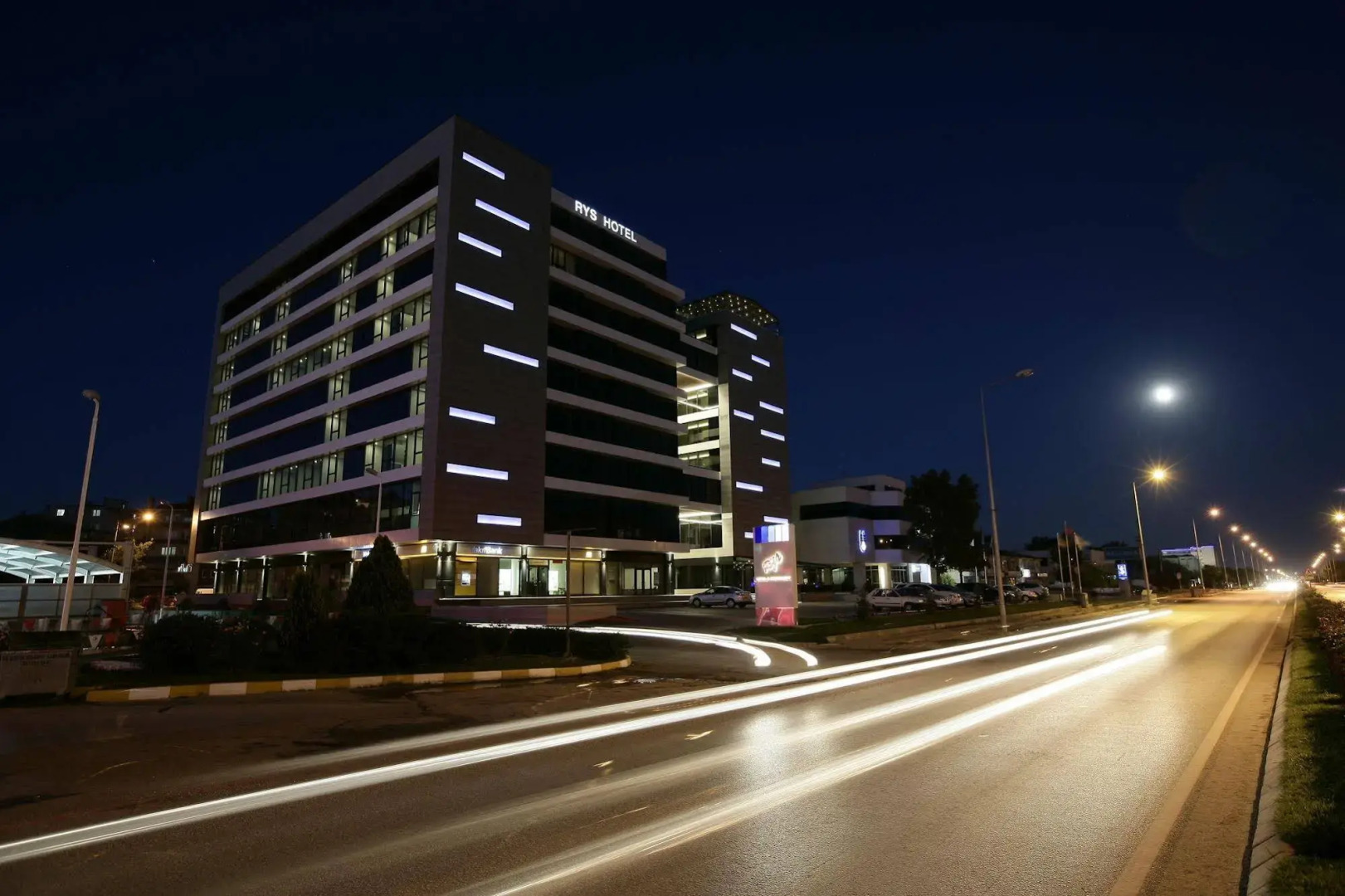 RYS Hotel & Restaurant