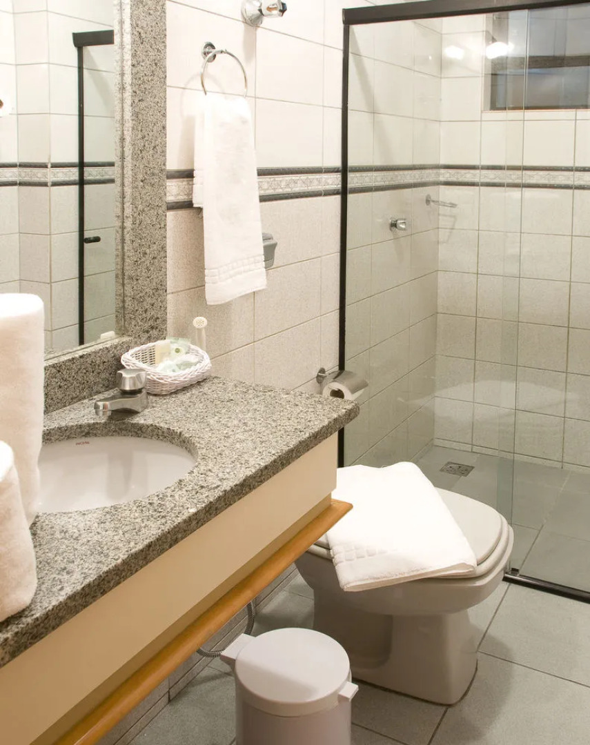 Bristol Golden Plaza Hotel