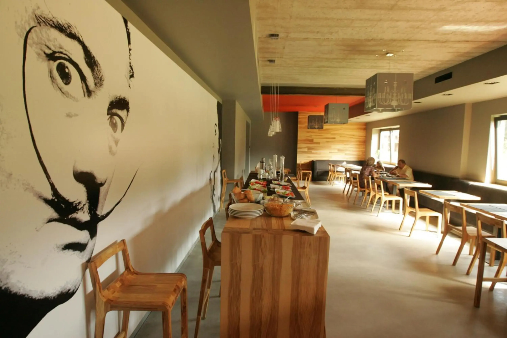 Barcelona Rooms&Restaurant