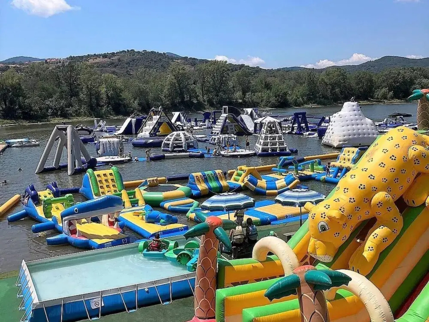 Beautiful Holiday Home With Garden