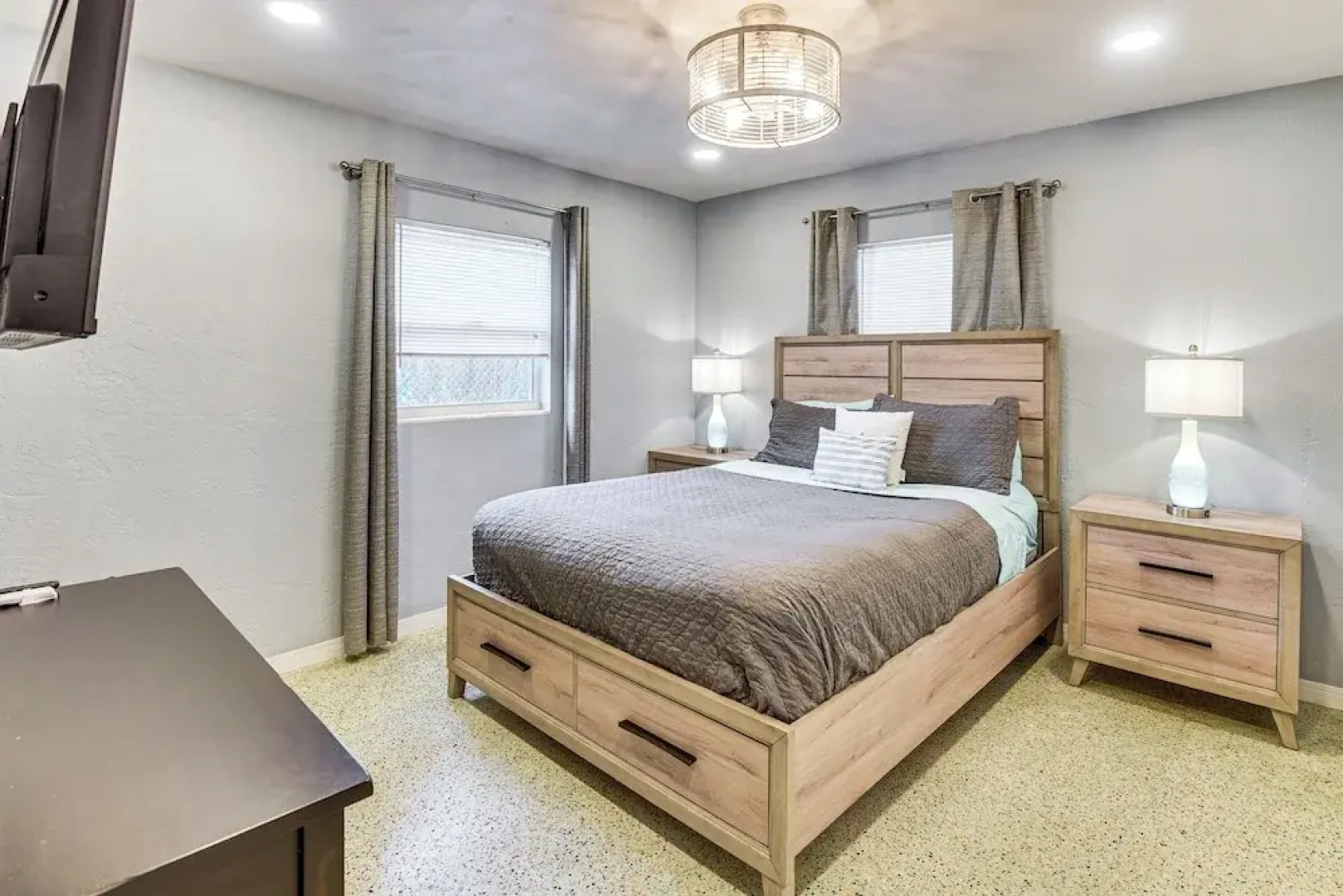 Apt 3 Mi to Beach & Daytona Boardwalk Amusements!