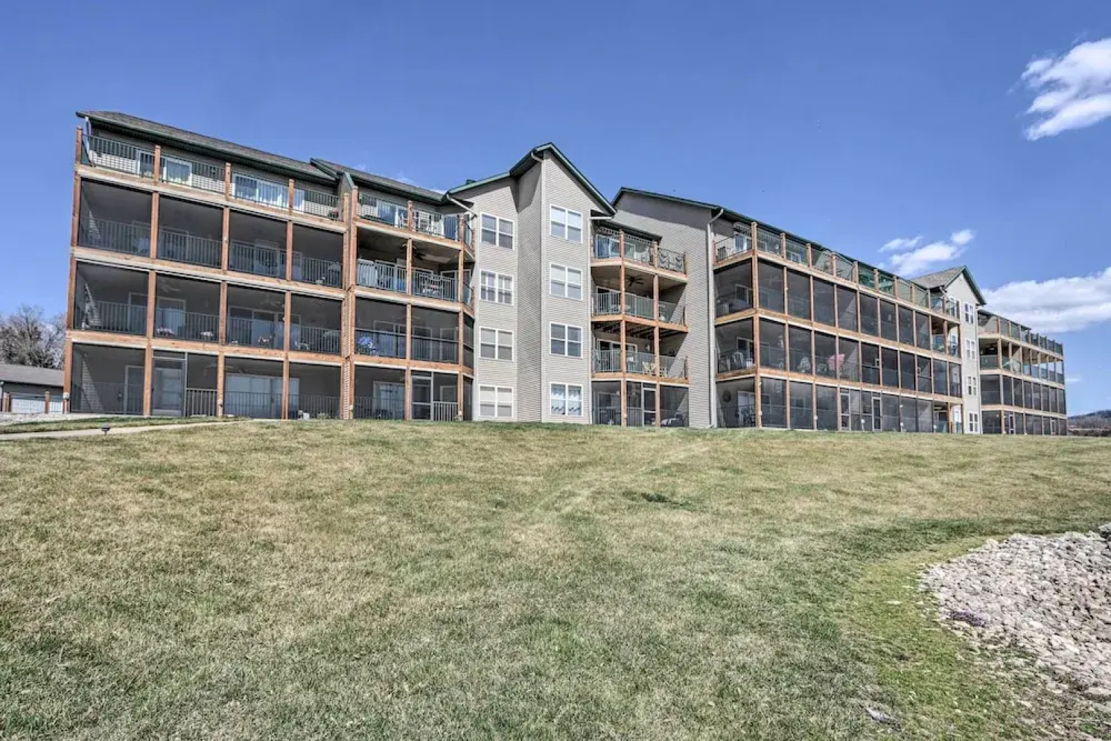 Boat Ramp, Dock & Slip: Step-free Camdenton Condo!