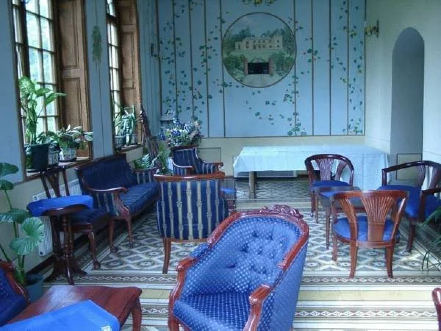 Dwor Ostoya Airport Hotel