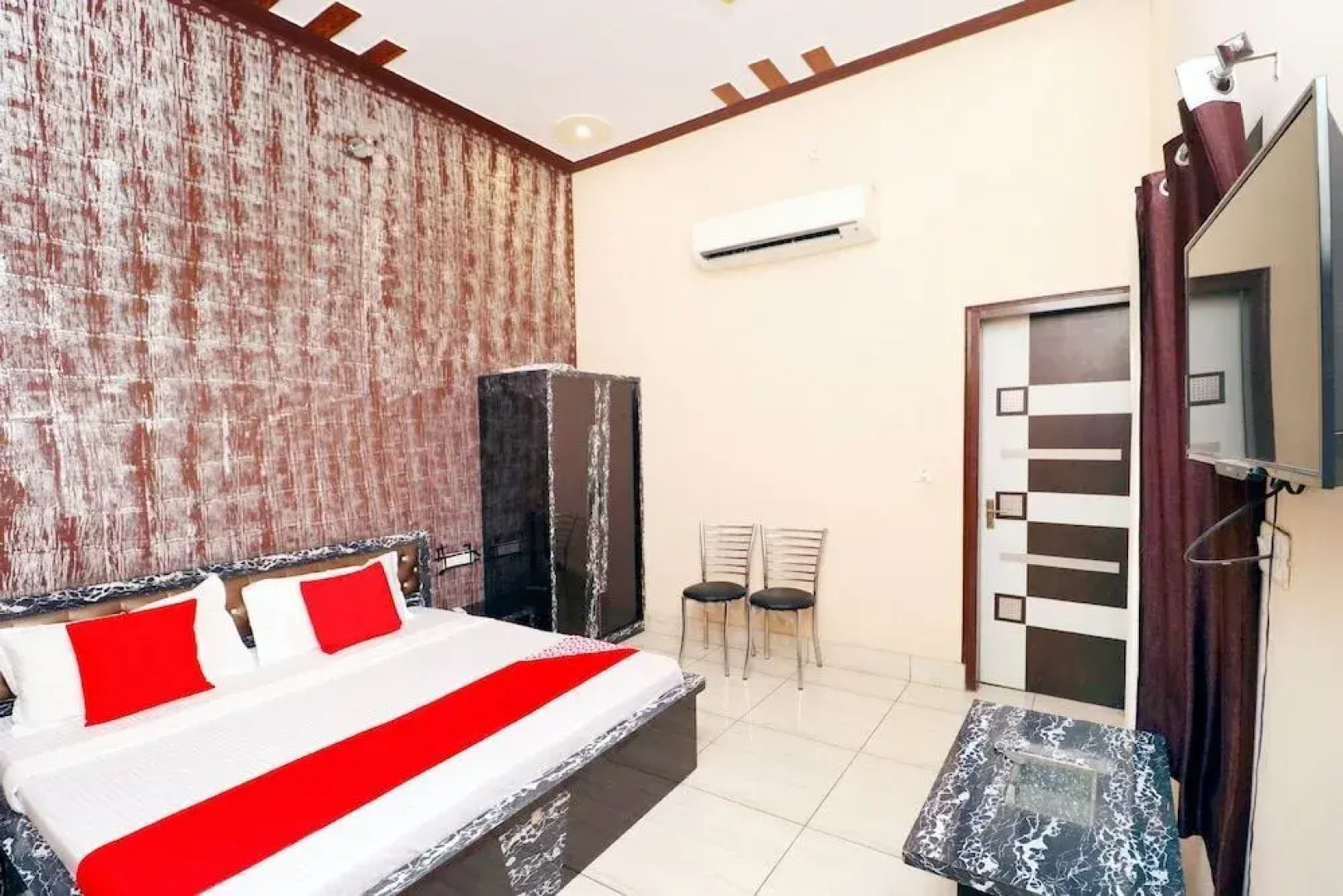 Hotel Pushp Vatika by OYO Rooms