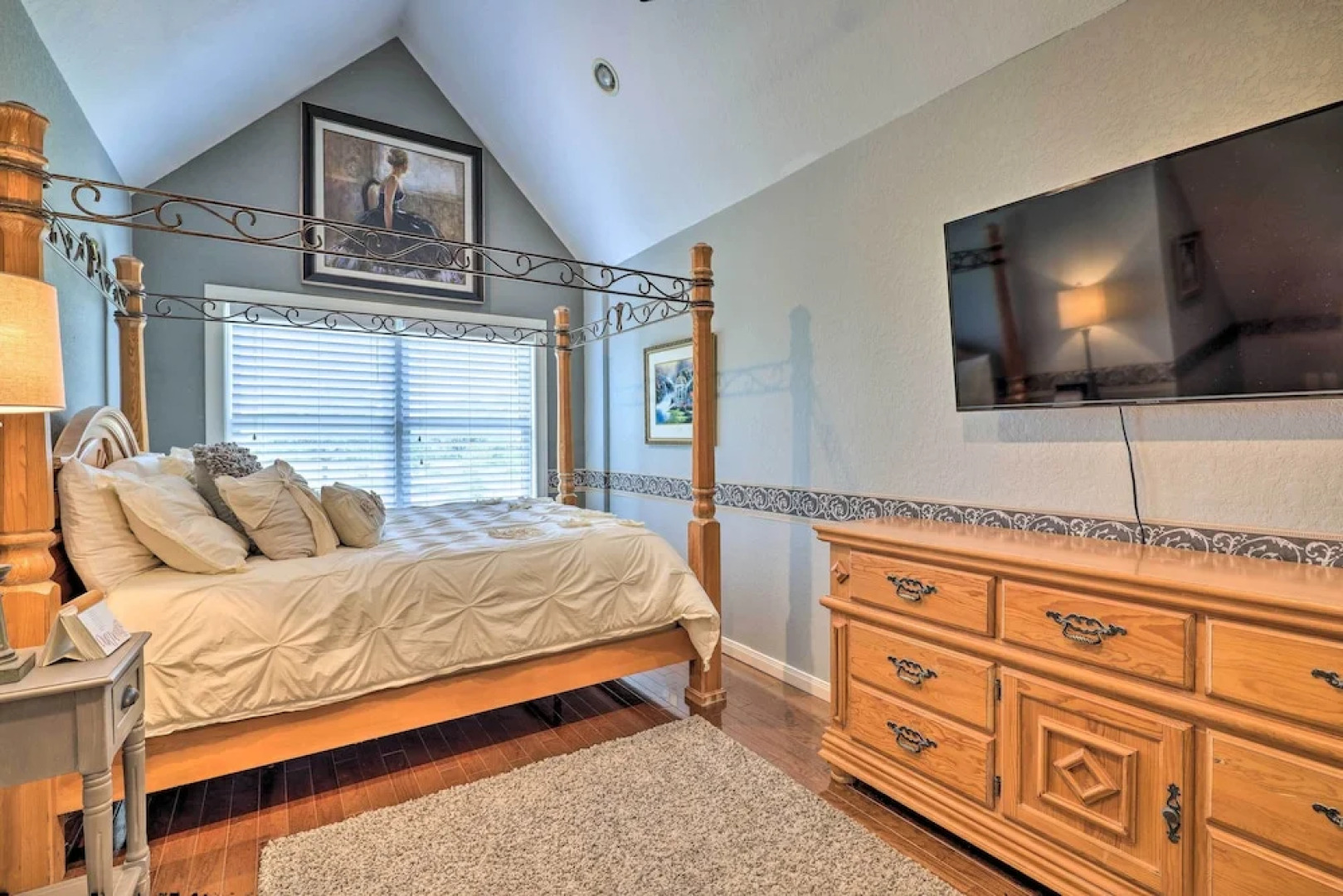 Extravagant 4,500 Sq Ft Home in Hill Country!