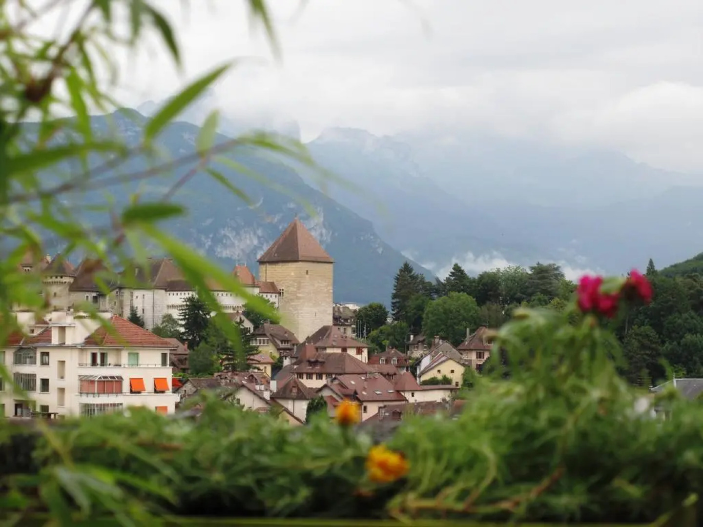 Les Bulles "Lofts & Lakes"