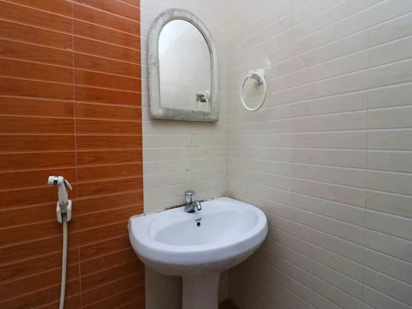 Green Villa by OYO Rooms