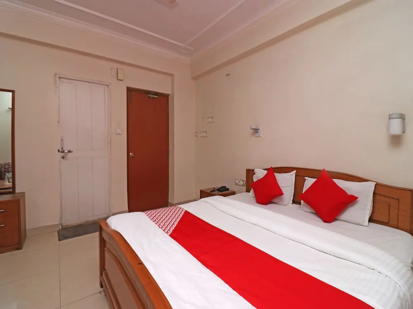 OYO 28130 Hotel Shiva