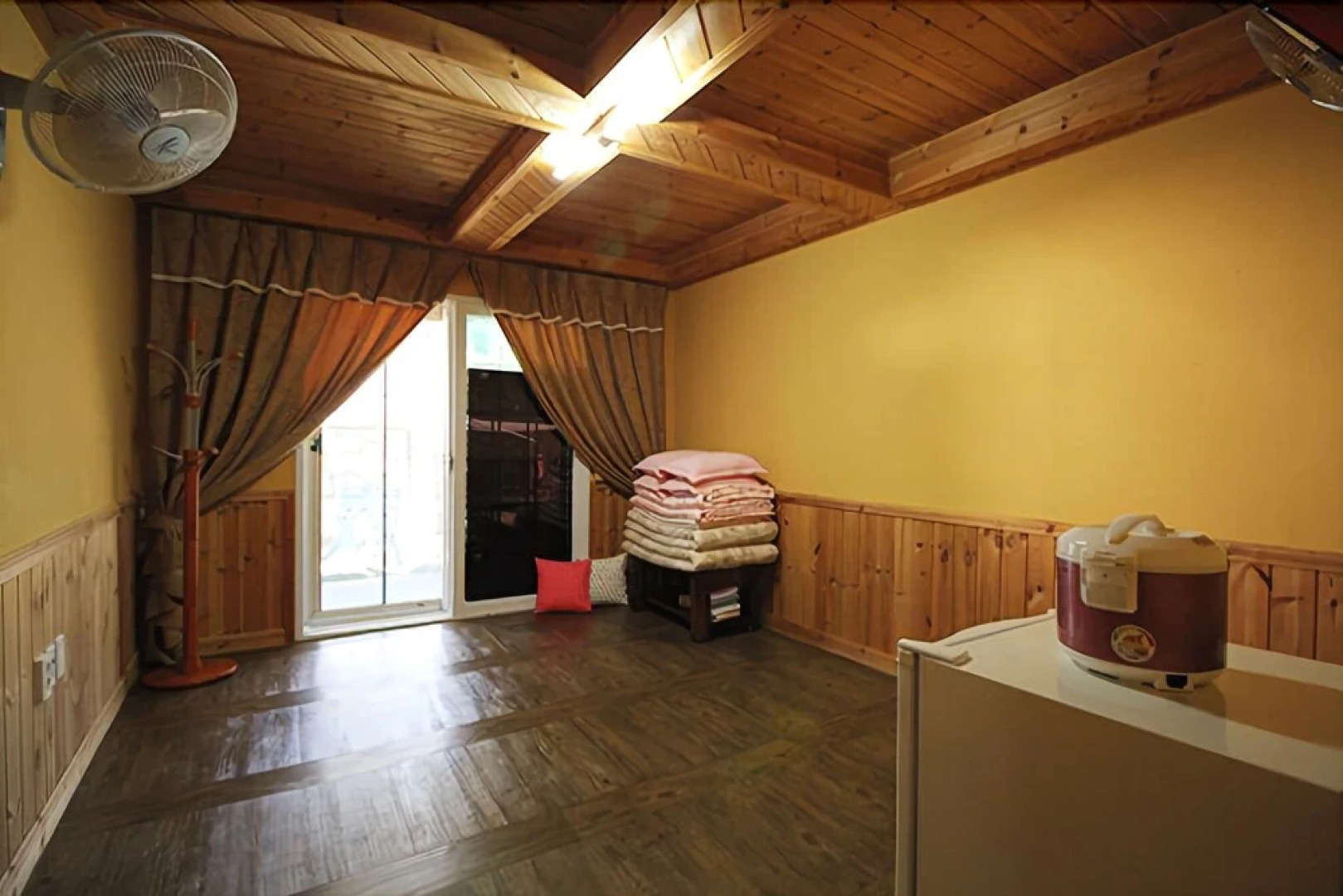 Hadong Inside the Scene Pension