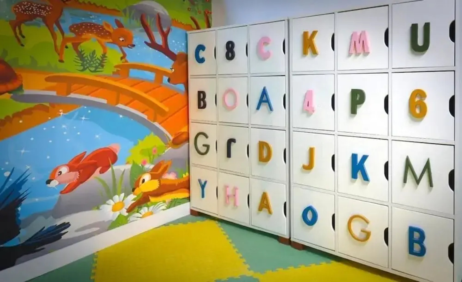 Helena Pool Apartments