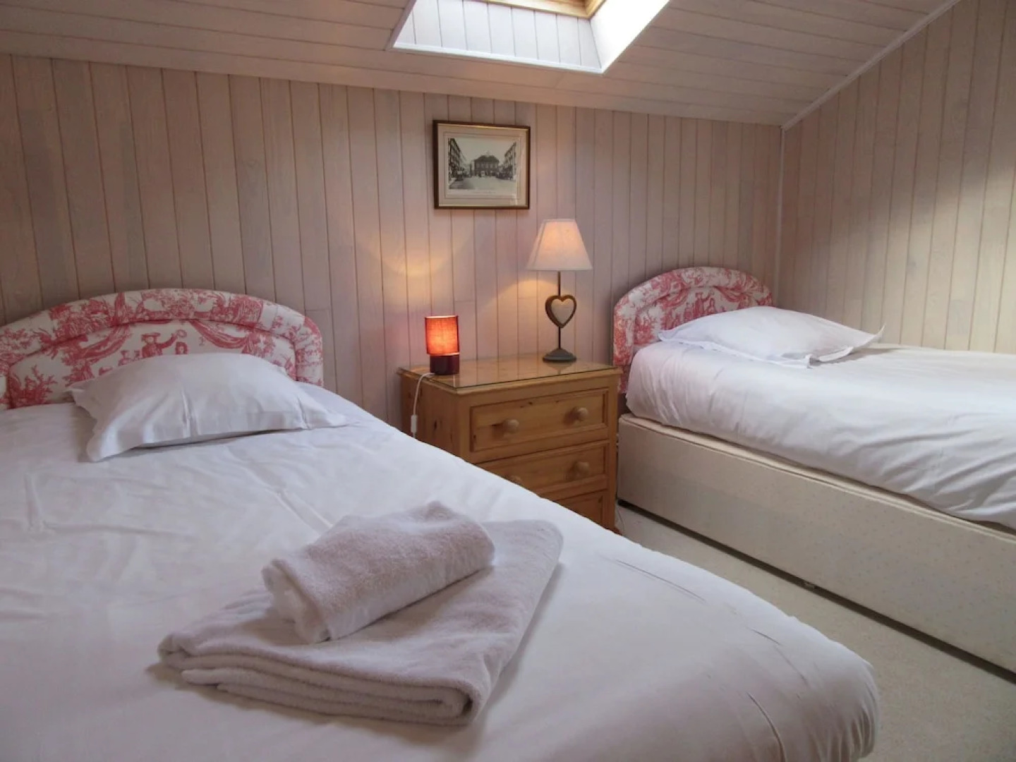 Tidy Chalet in the Woods of the Beautiful Dordogne