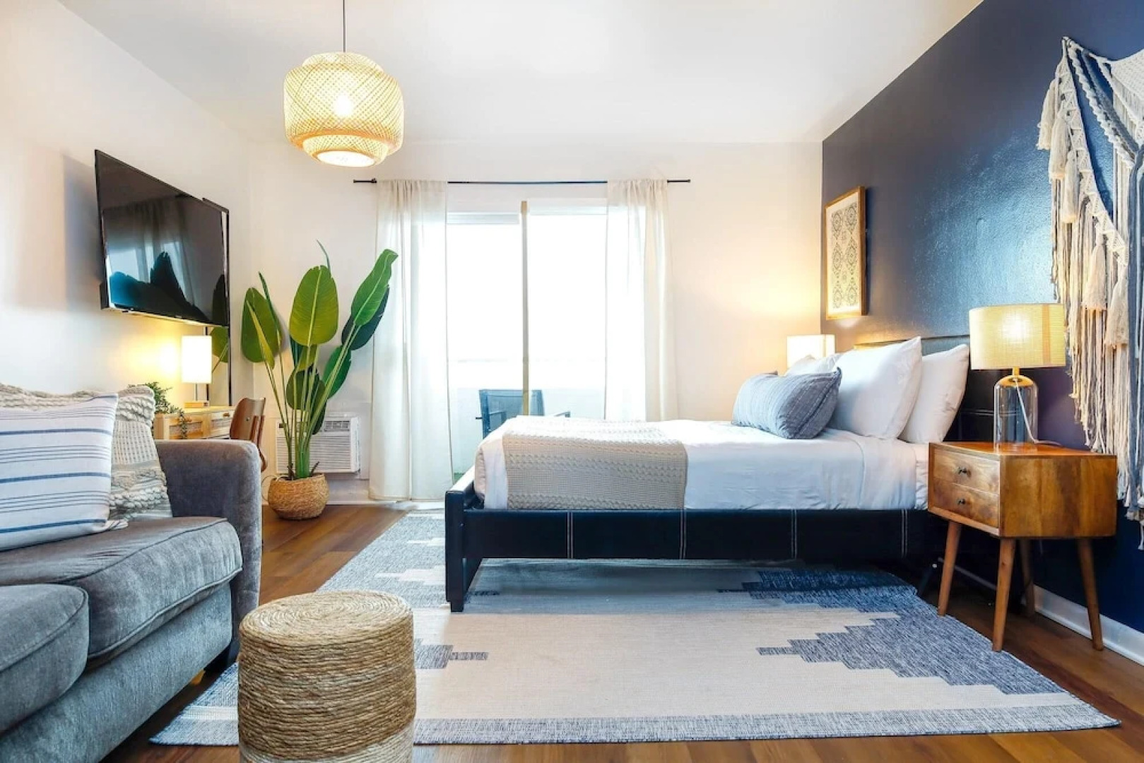 Bella Vista - Water Views Pool and Parking