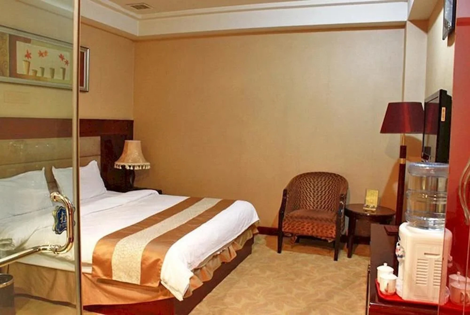 Shi Ji Huang Chao Holiday Hotel