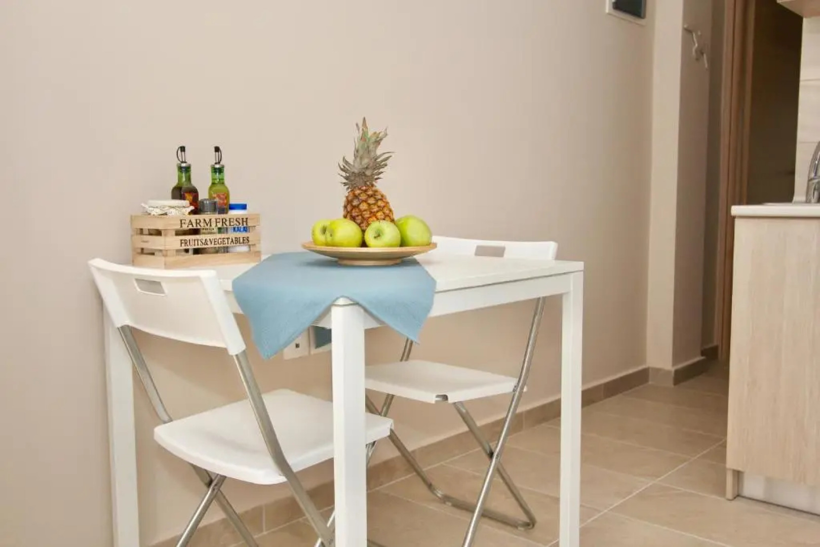 Lovely apartment by the sea.....