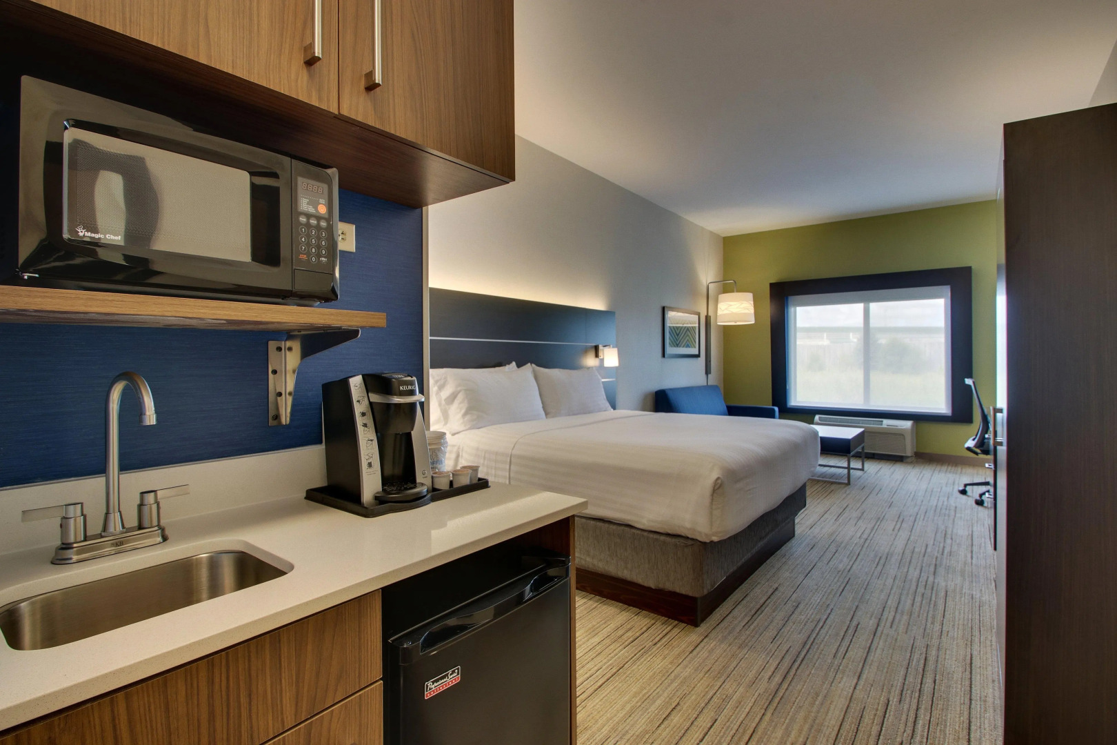 Holiday Inn Express & Suites Morris by IHG