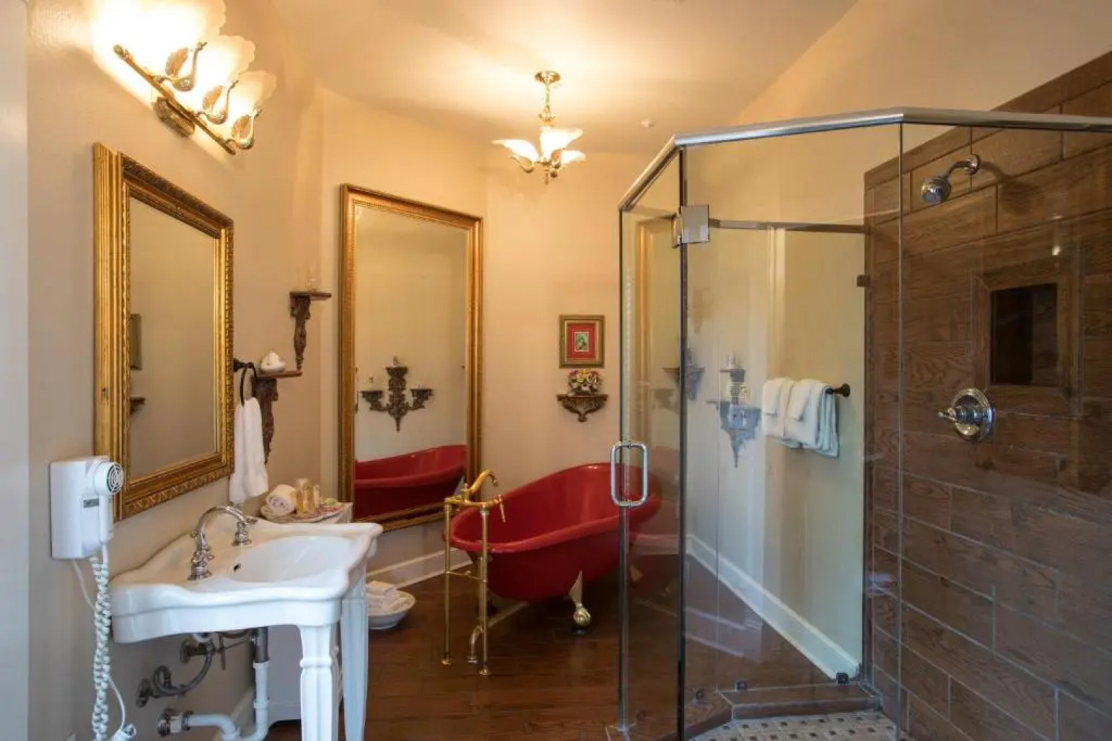 Gruene River Hotel & Retreat