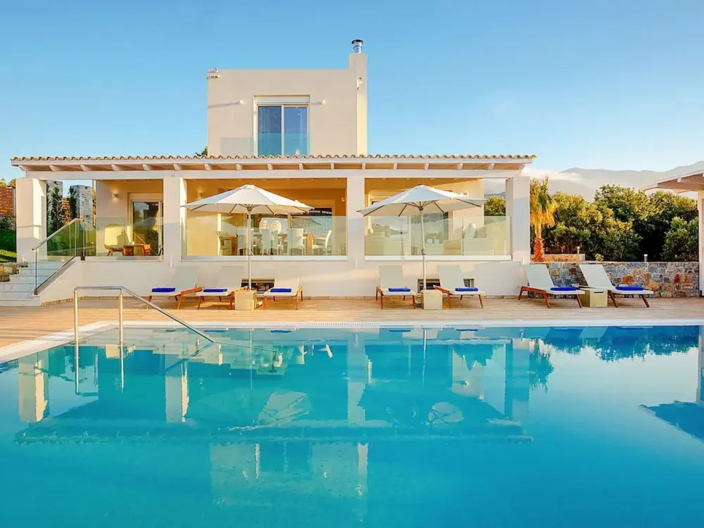 Beautiful Luxe Villa in Private Olive Grove, sea and Mountain View, Close to sea