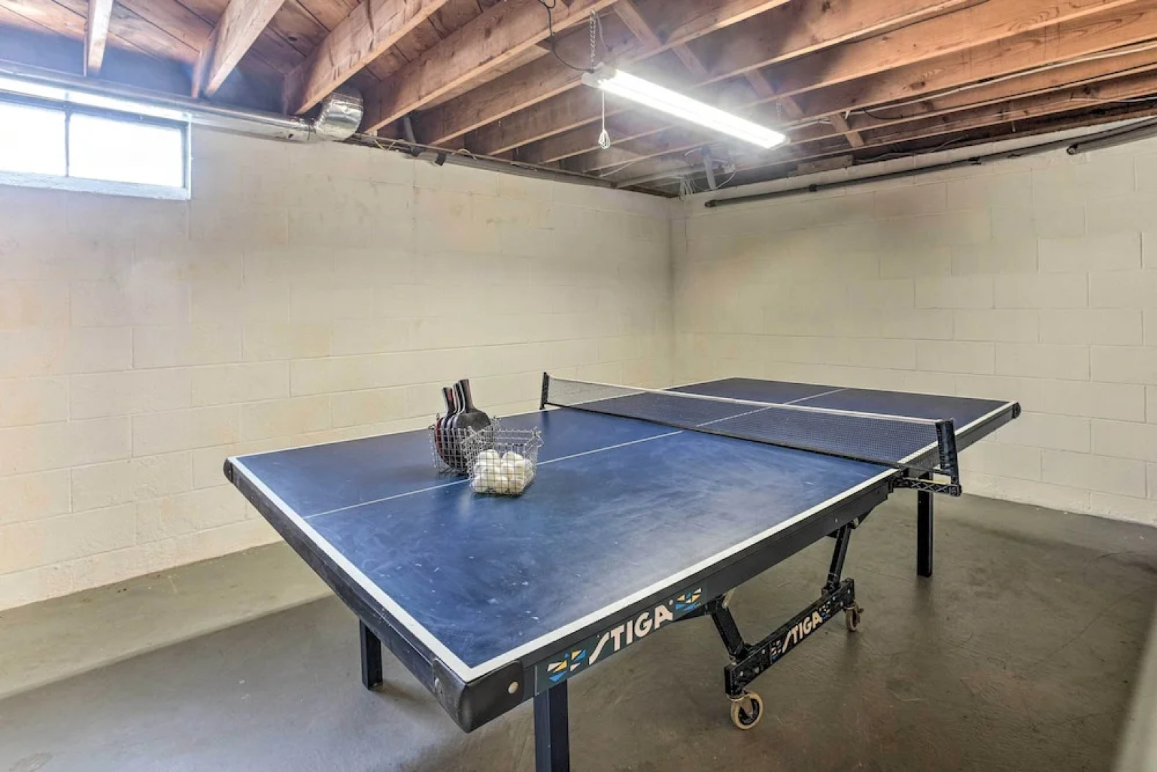 Family-friendly Retreat w/ Hot Tub: 1 Mi to Dtwn