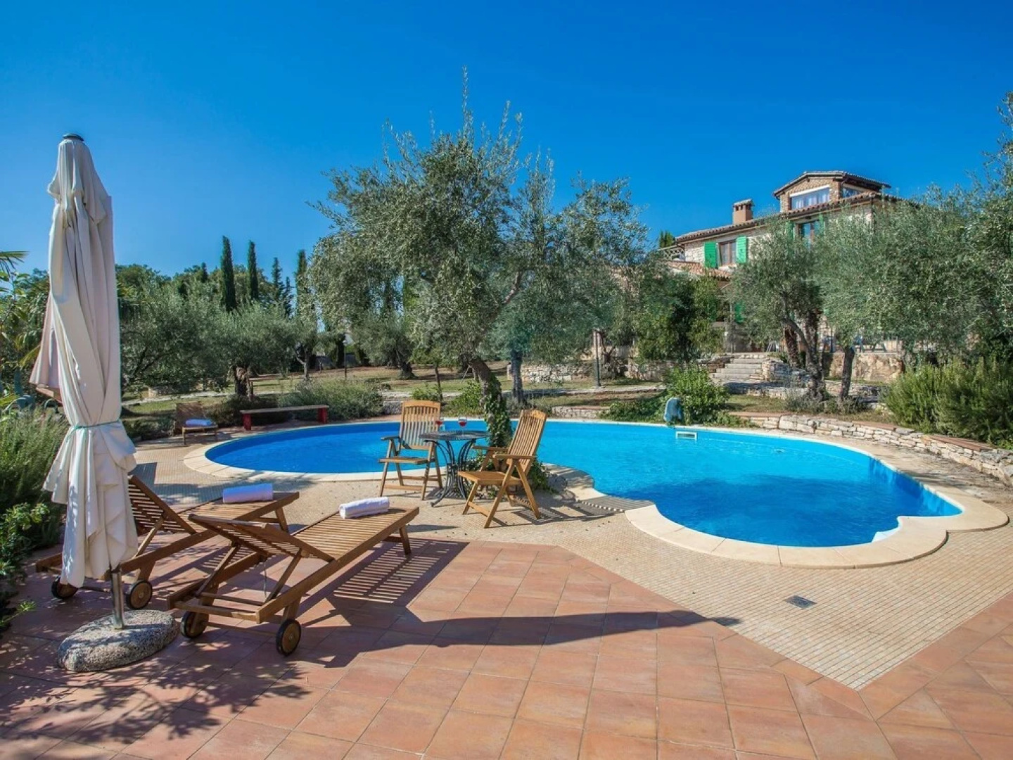 Quaint Holiday Home With Swimming Pool in Kaštelir