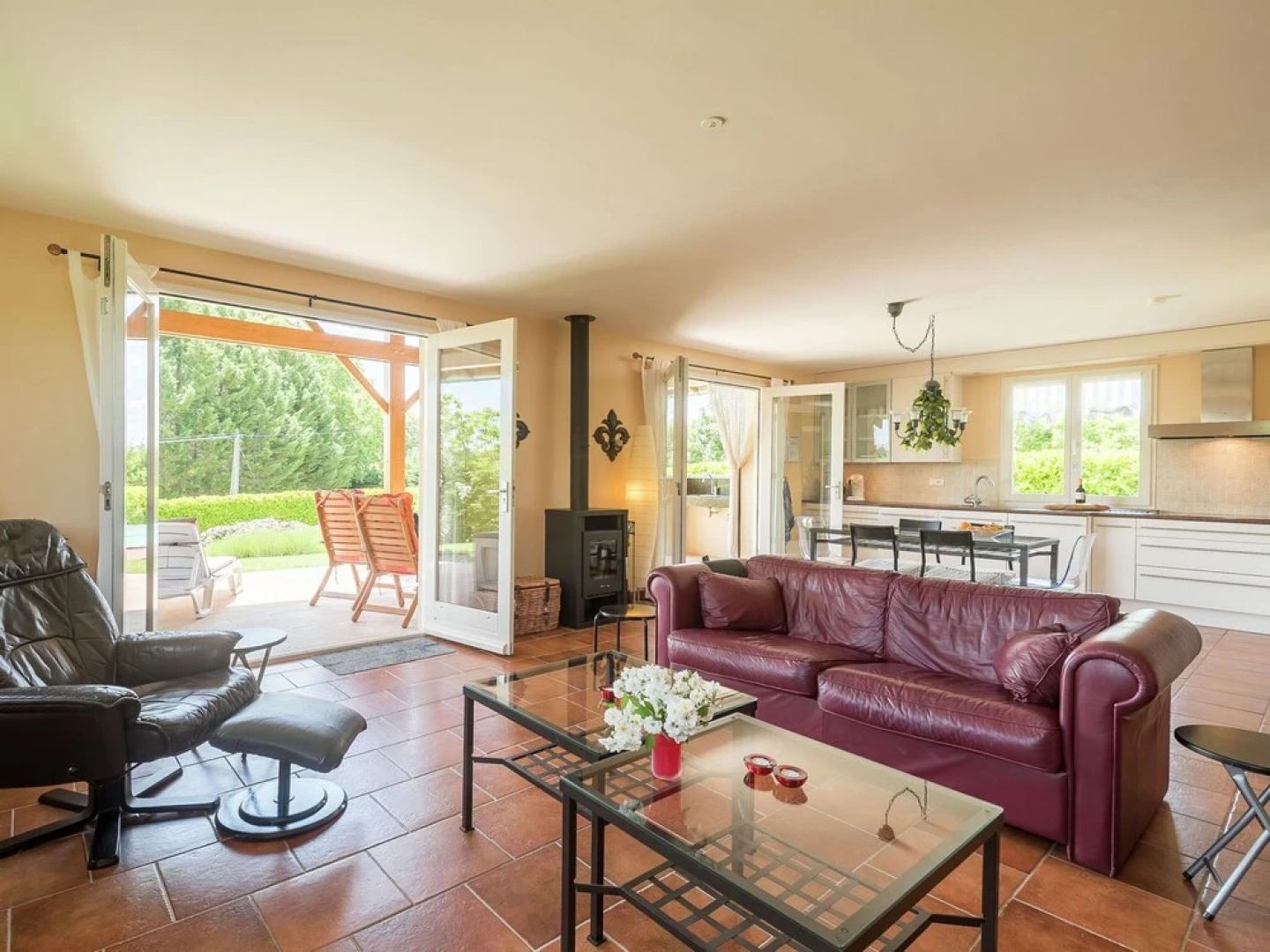 Spaciosu Holiday Home in Sadillac with Swimming Pool