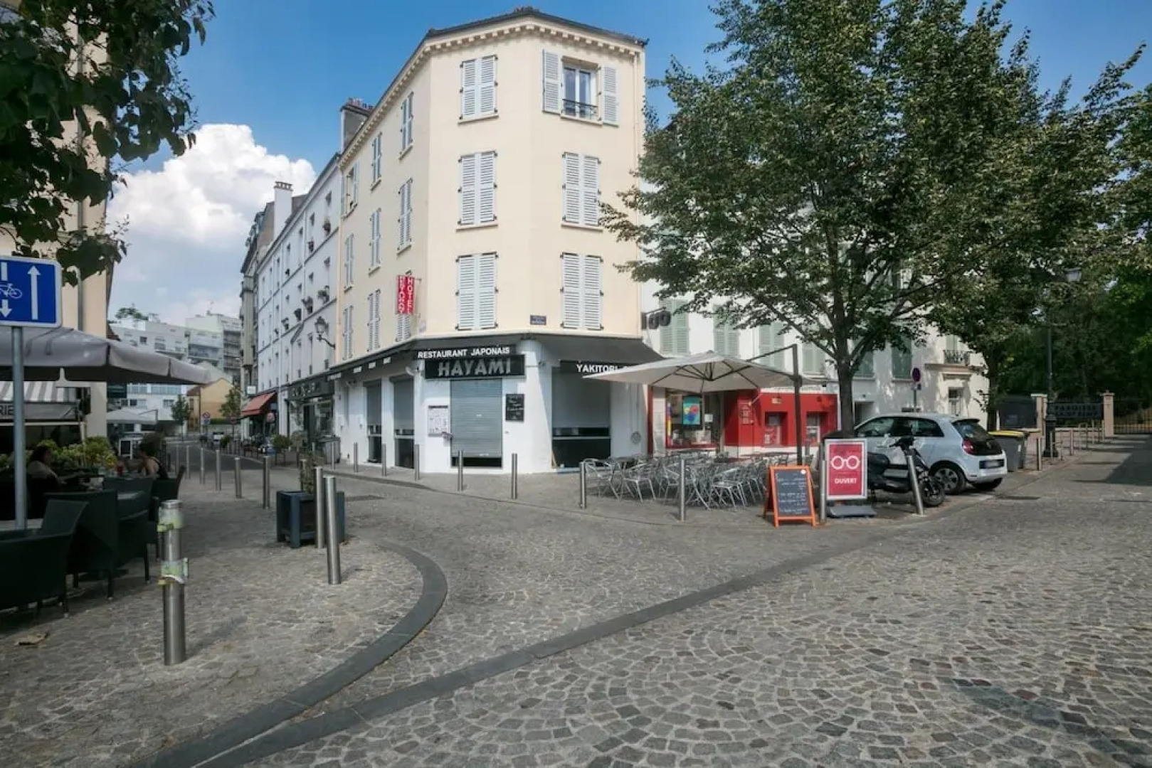 Beautiful Pink Studio For 2 in Heart of Vanves