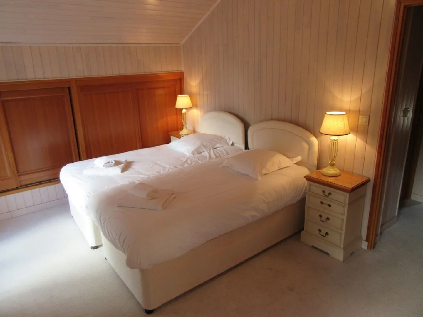 Tidy Chalet in the Woods of the Beautiful Dordogne