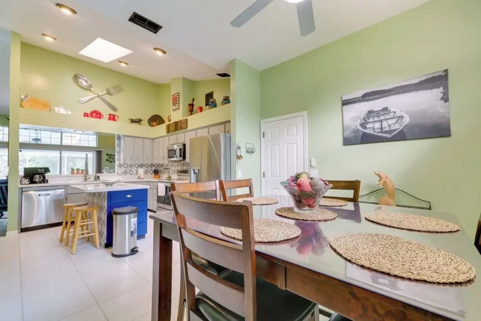 Lanai & Grill: Sunny Home Near Rainbow Springs!