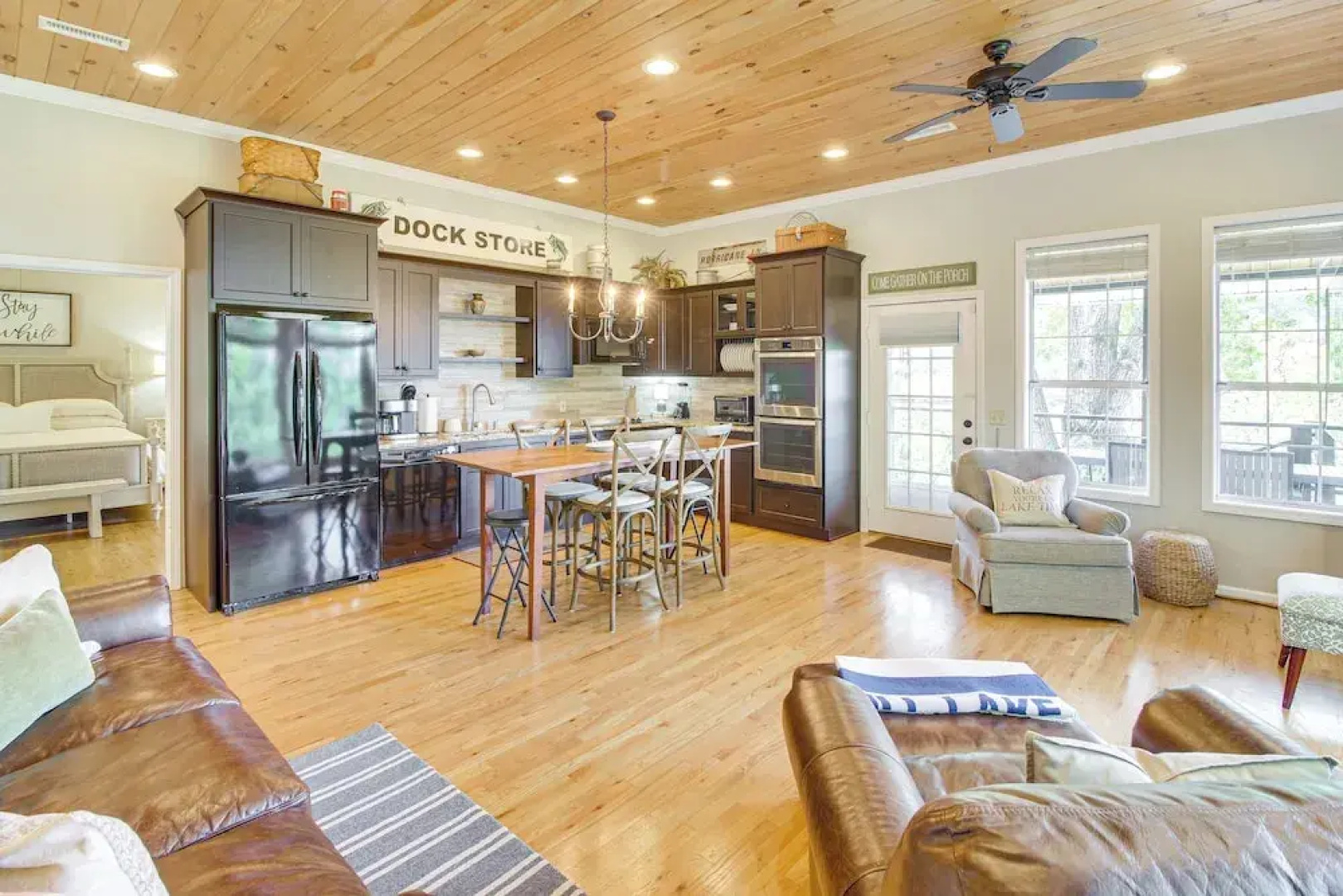 Walk to Marina: Center Hill Lake Family Home