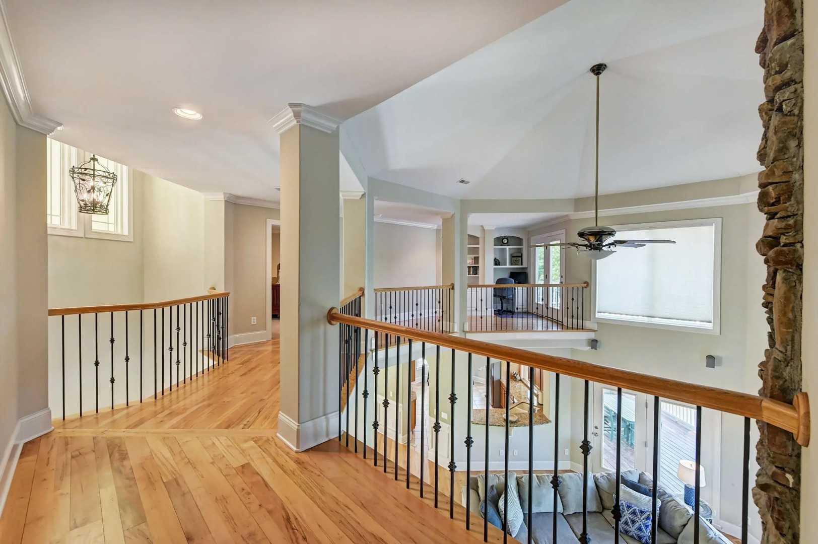 Lakefront 6bdr, Priv Dock, Game Room, Firepit Jake's Lake House by Avantstay