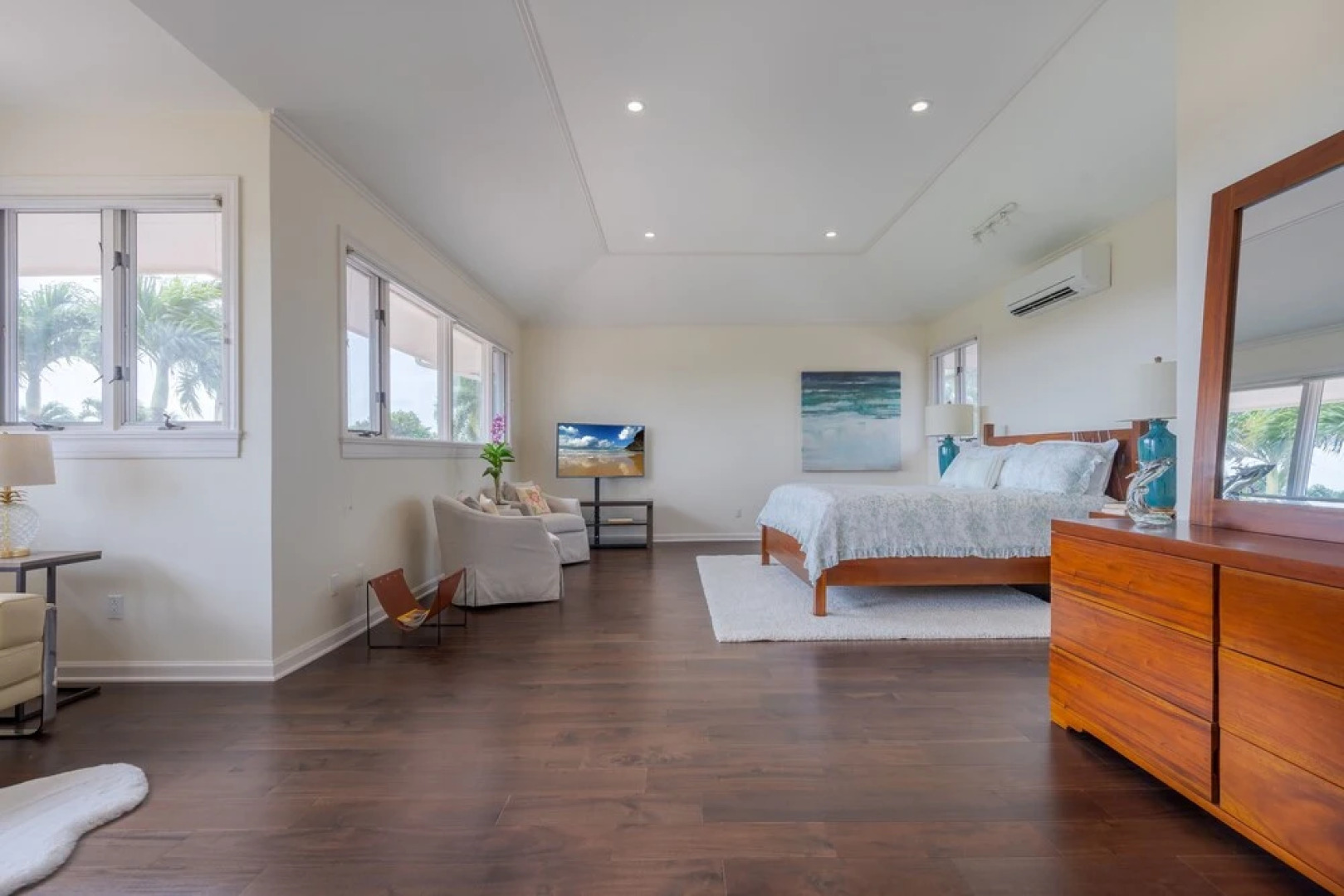 Pau Laka 5 Bedroom Home by RedAwning