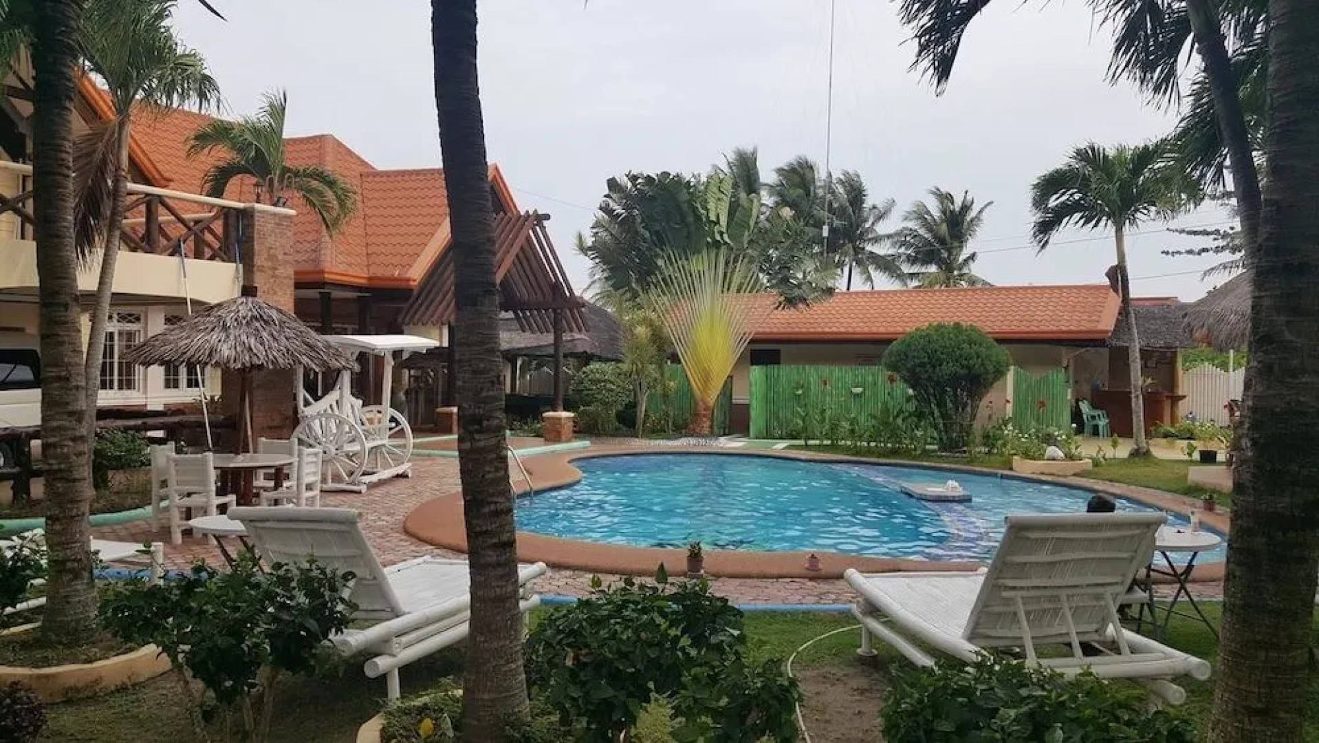 Dumaguete Snowman Resort and Dive Center