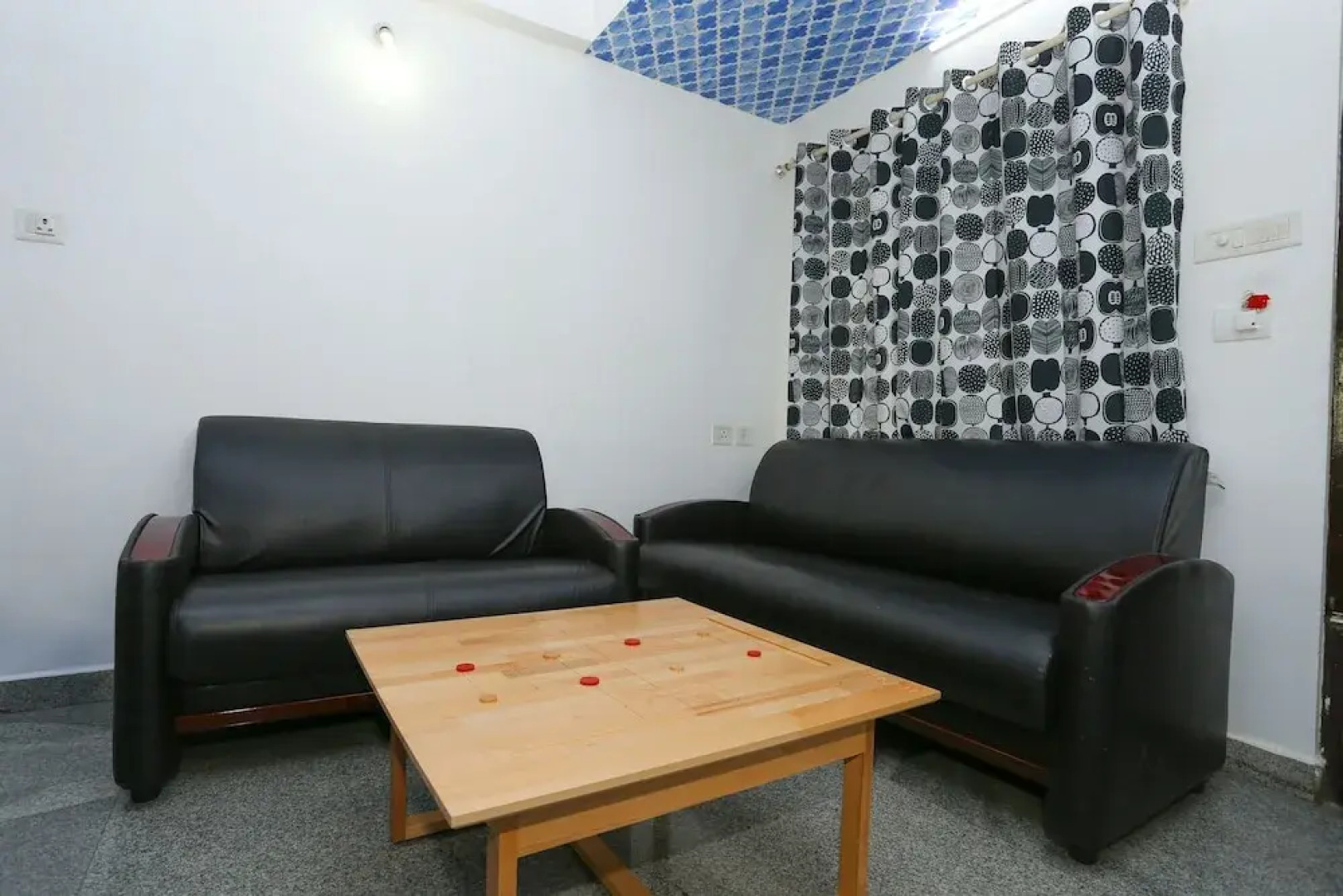 OYO Home 23654 Designer 2BHK