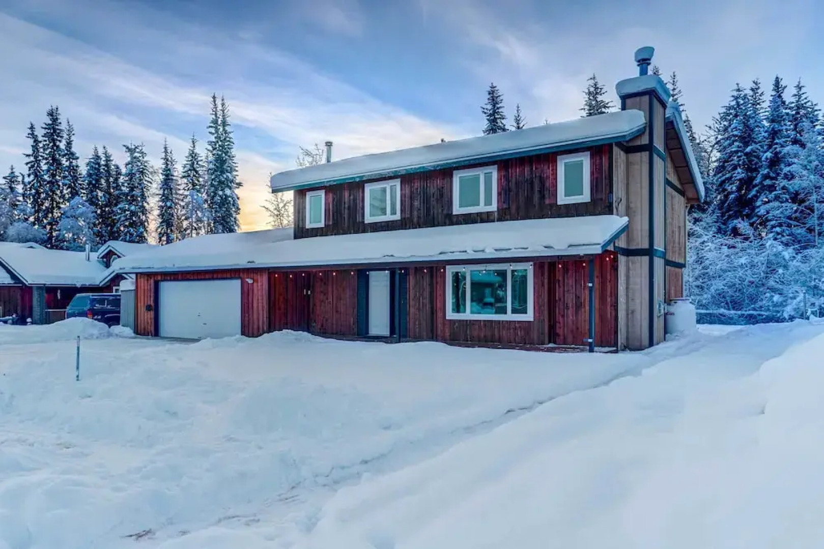 'northern Bliss' Modern Mtn-view Home in Fairbanks