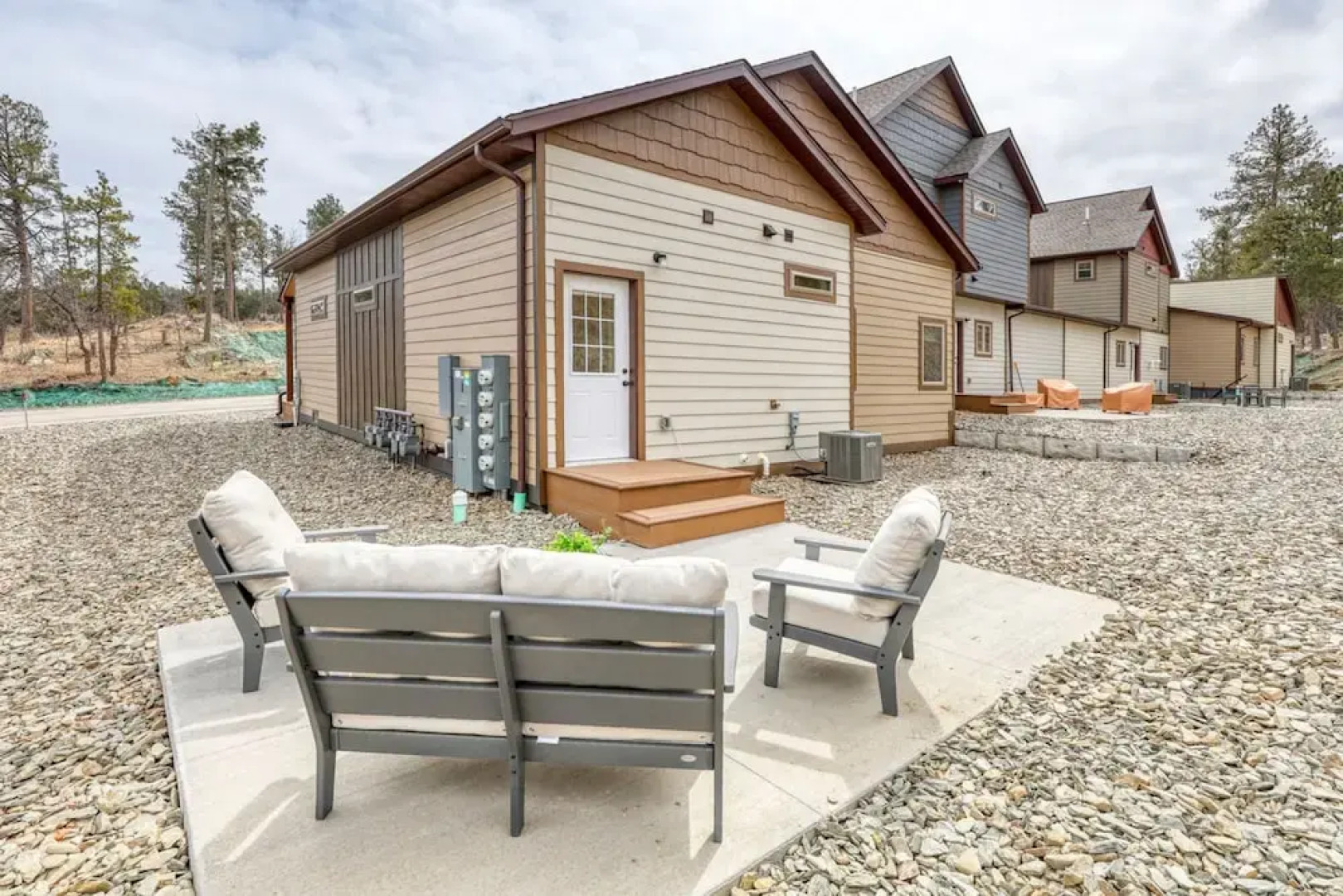 Serene Retreat King Bed at Rockerville Gold Town