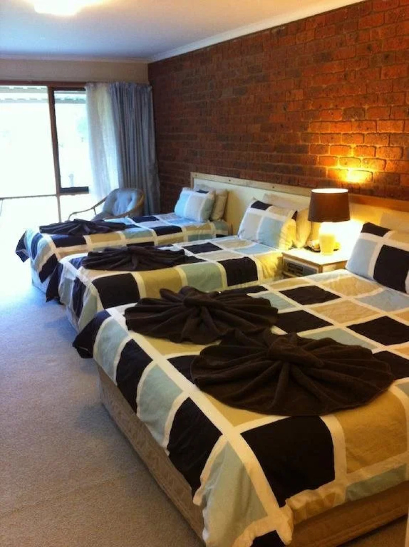 Tooleybuc Club Motor Inn