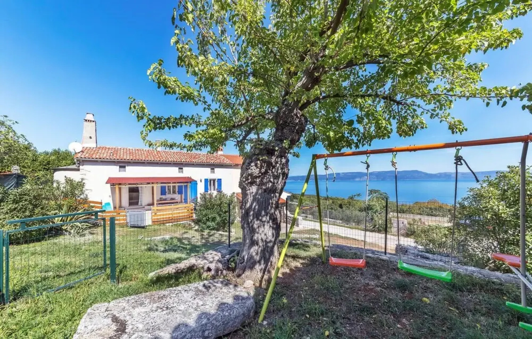Stunning Home in Labin With 4 Bedrooms and Wifi