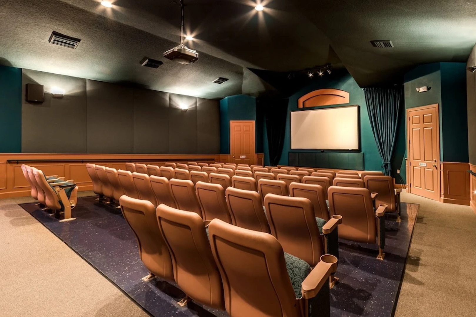 Windsor Palms Resort Homes, Townhomes & Condos