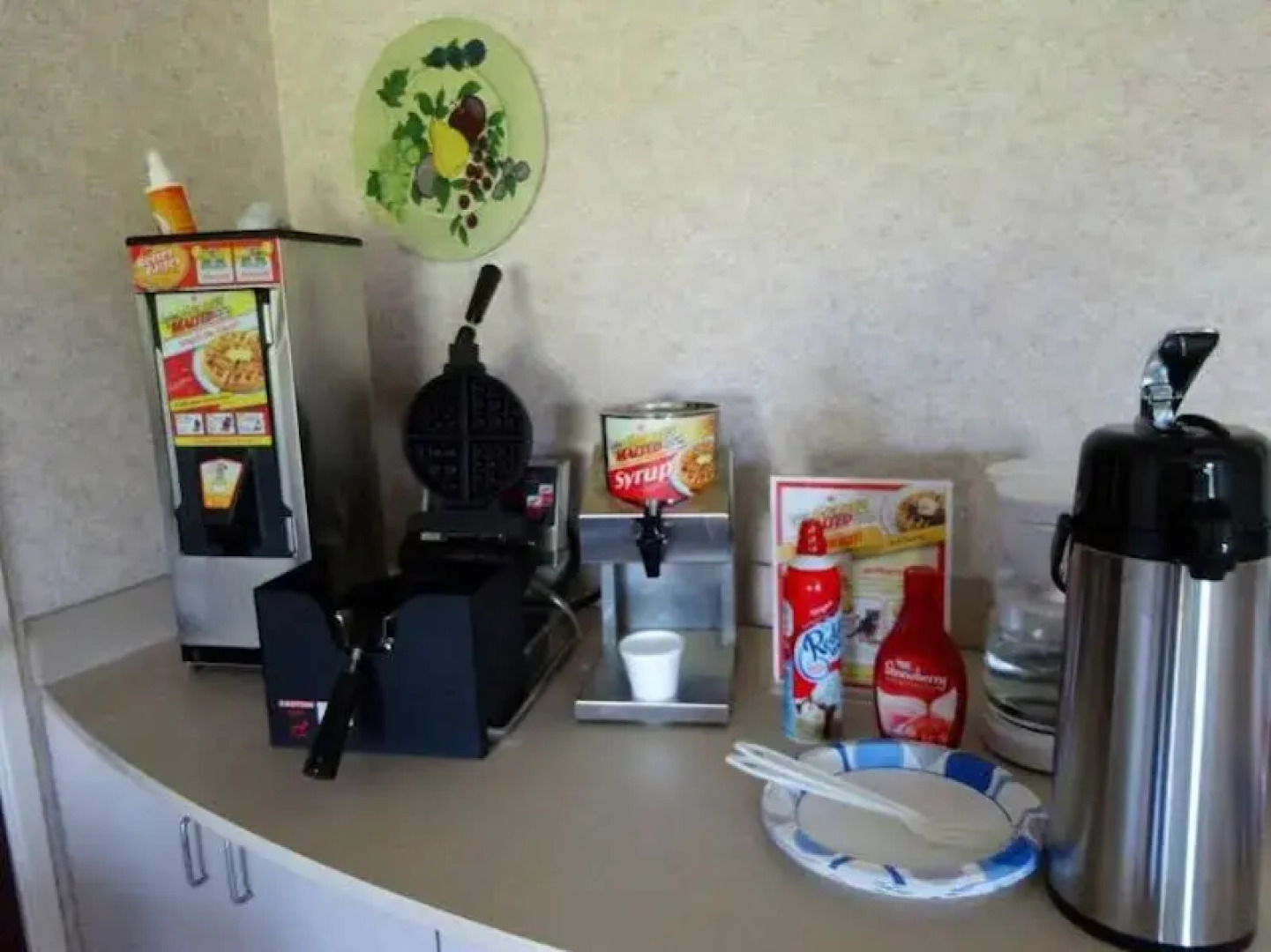 Days Inn & Suites Maryville