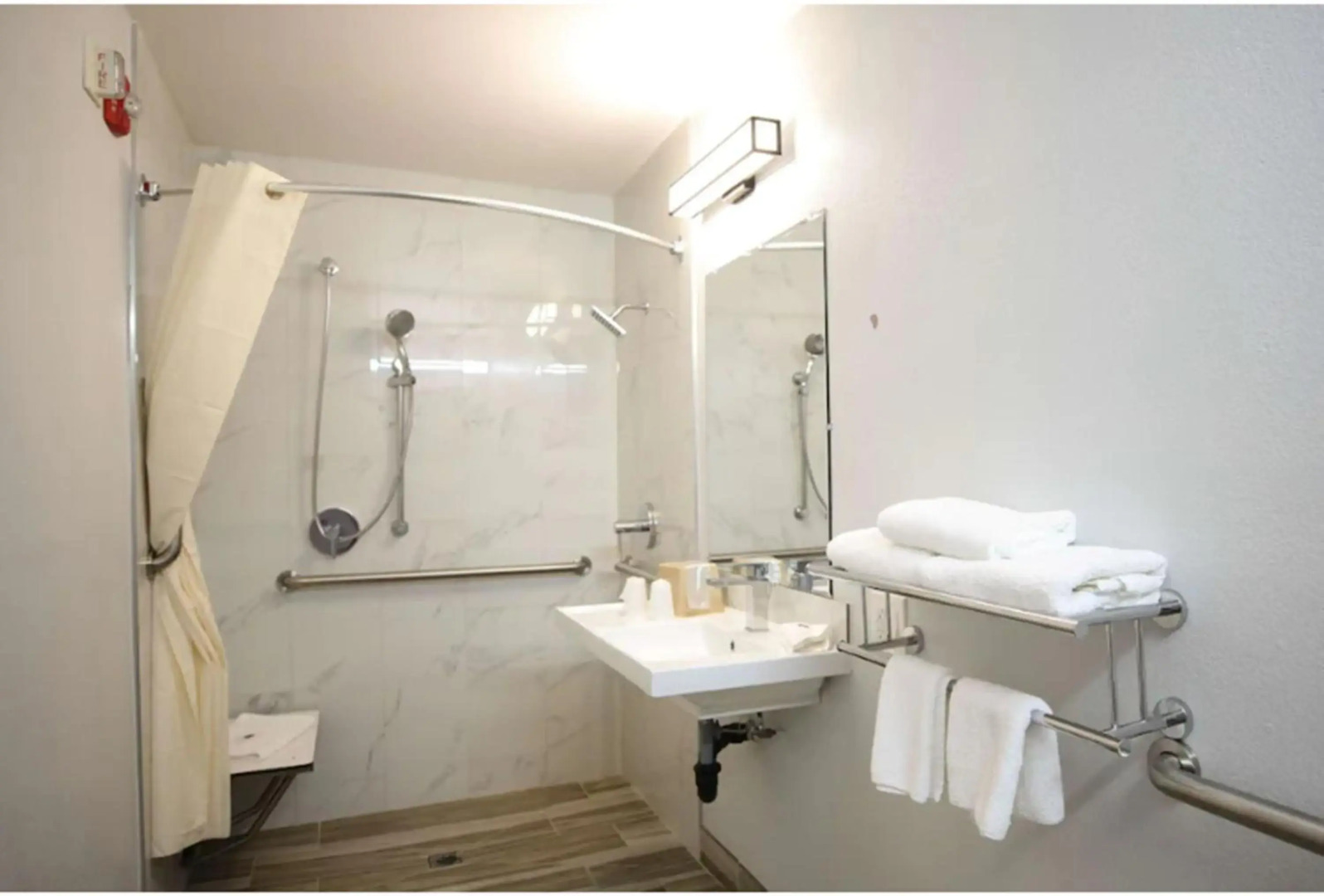 Motel 6 Sacramento, CA - Central