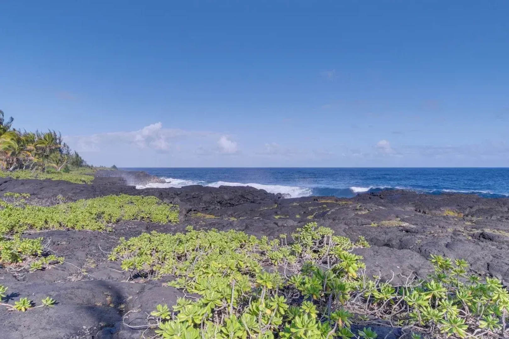 Oceanfront Keaau Gem: Ocean & Sunrise Views, Pool