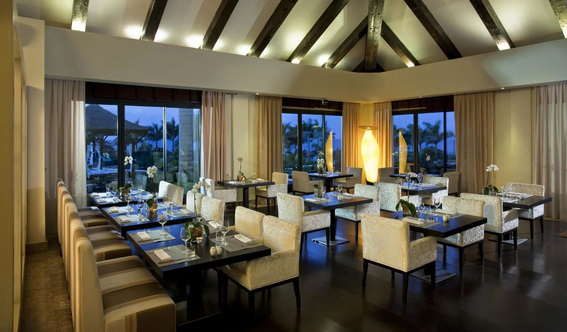 Отель RedLevel at Gran Meliá Palacio de Isora