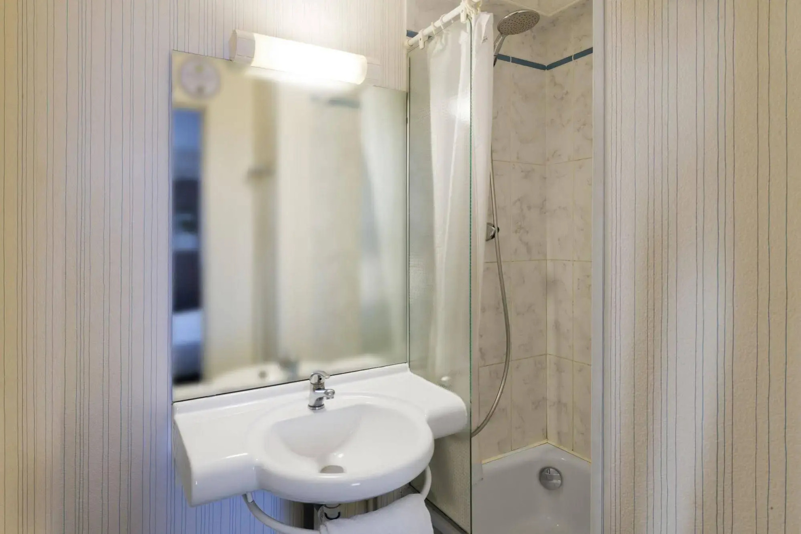 B&B HOTEL Avranches Baie du Mont Saint-Michel