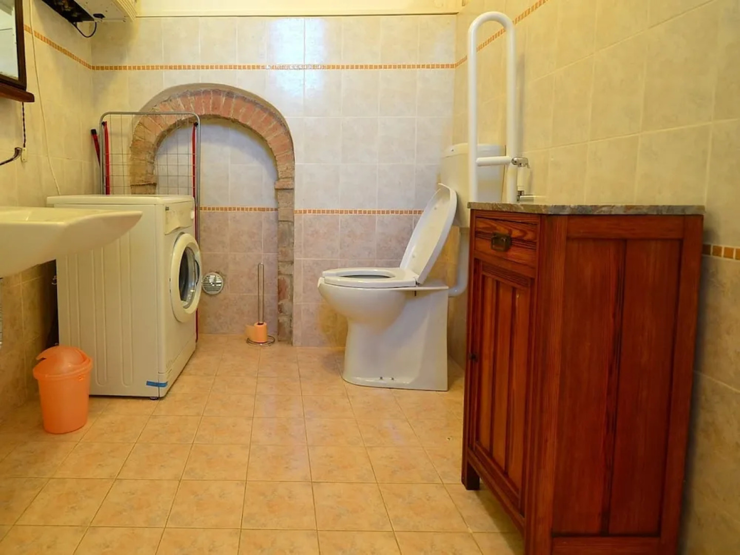 Modern Holiday Home in Rosignano Marittimo Near Forest