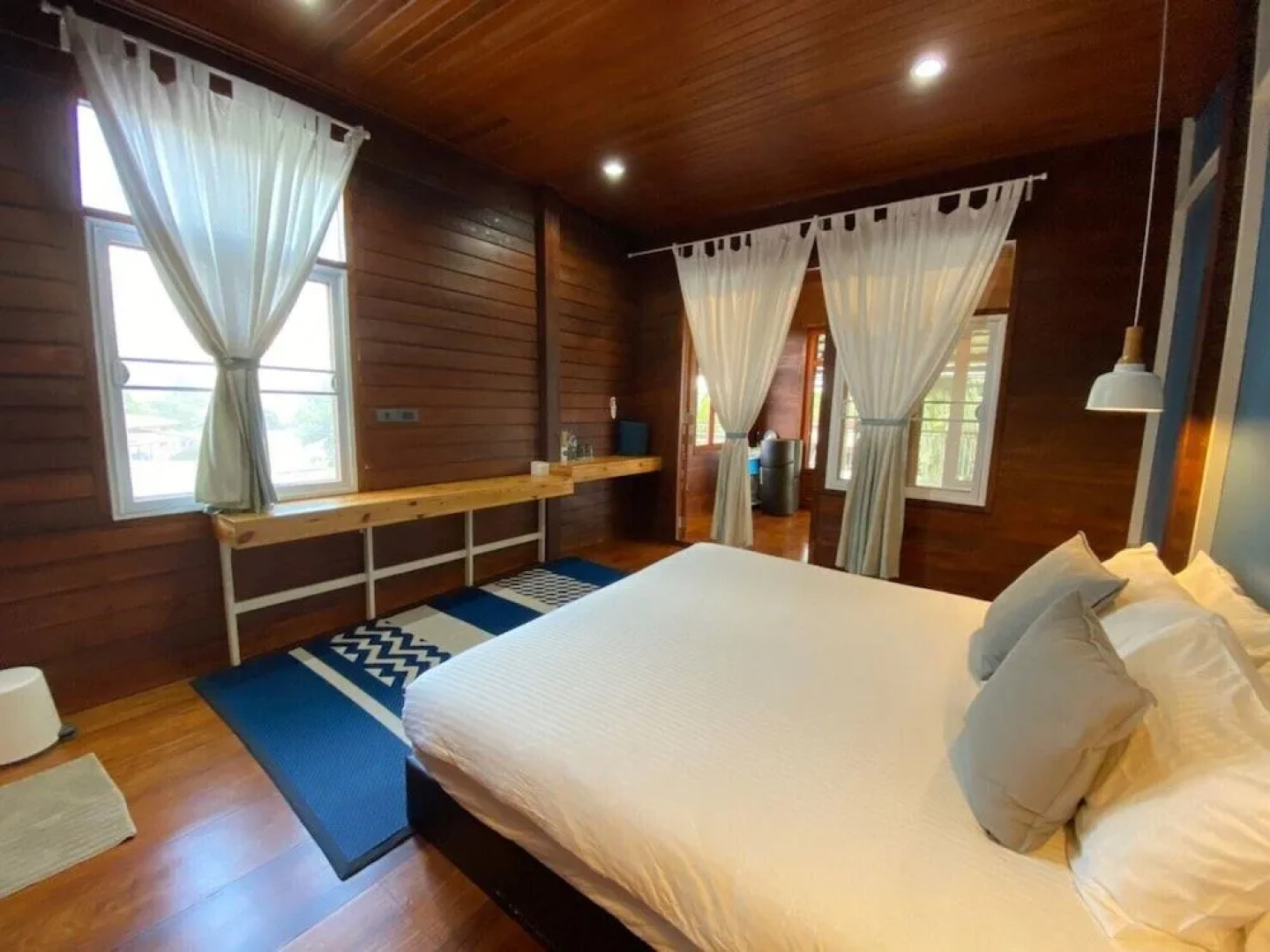 Lux Homestay
