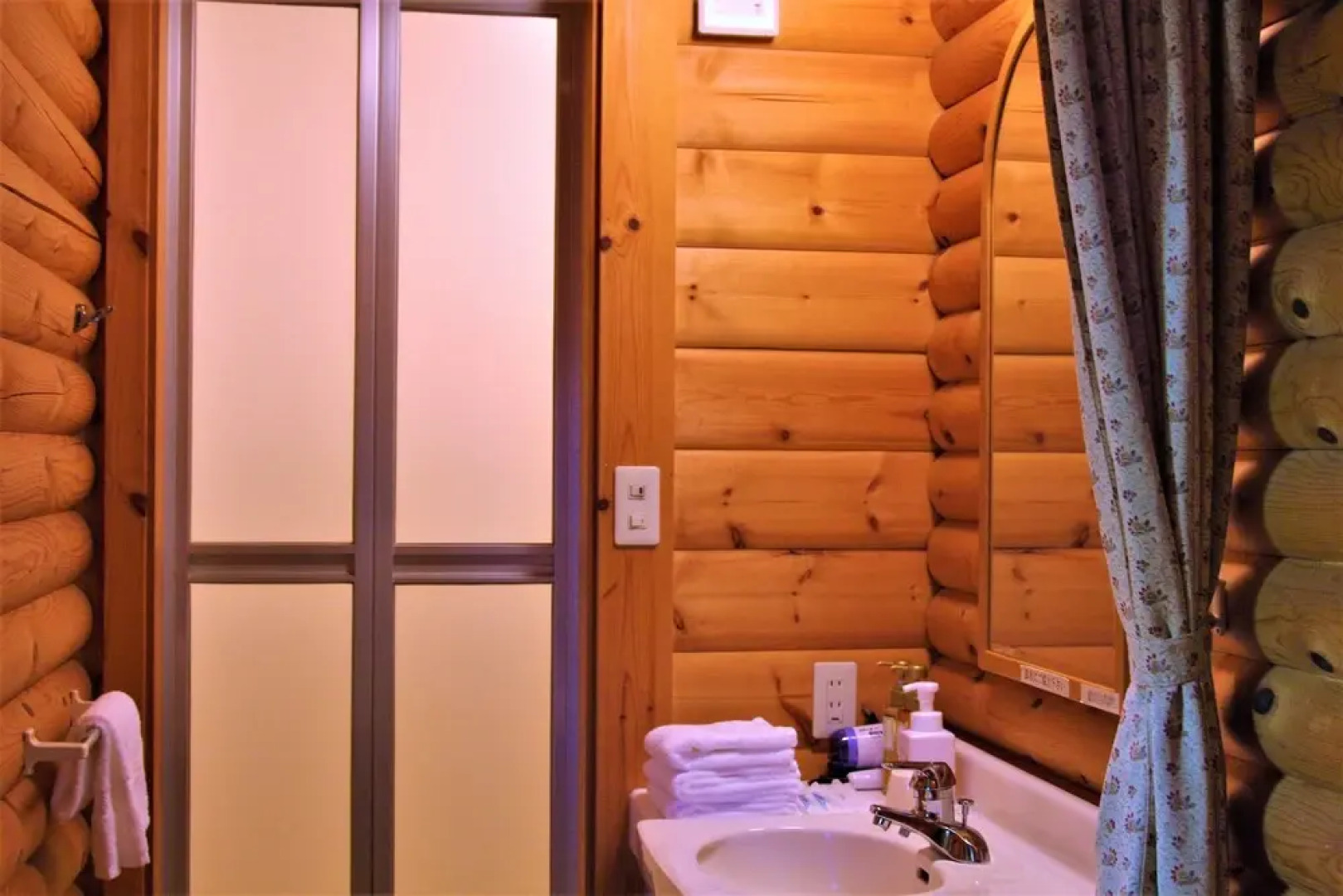 Shomarutoge Garden House